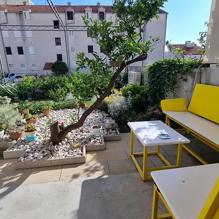 Apartman Naranca- With 2 Bedrooms Makarska